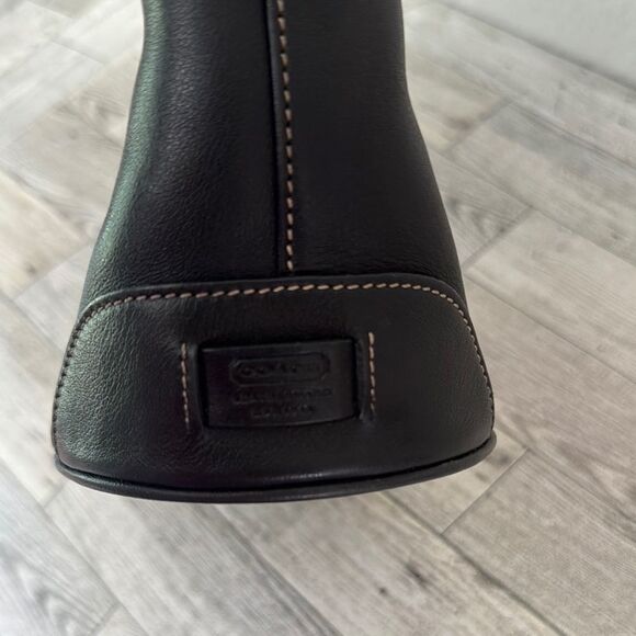 Coach Vintage Hampton Legacy Black Leatherware Tote - Picture 15 of 15